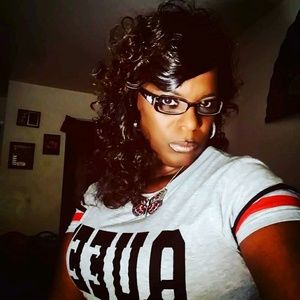 Meet your Posher, Gloria